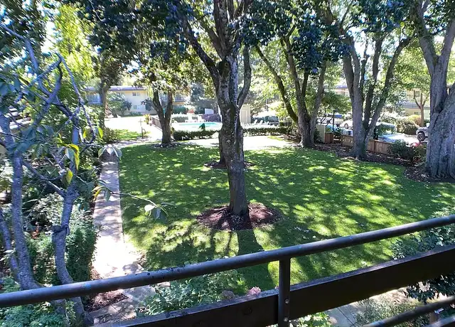 Property at Edgemont Apartments - 11211 NE Weidler St, Portland, OR, 97220, 0-2 beds, 1 bath, [object Object]