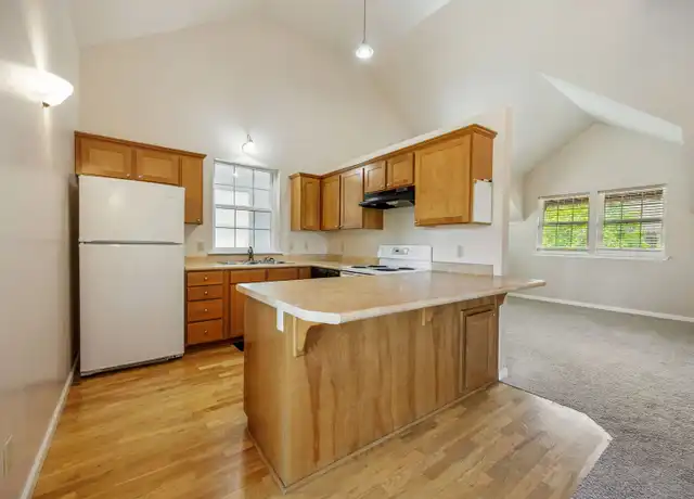 Property at 630 Cardwell Ct Unit A, Jacksonville, OR, 97530, 2 beds, 1 bath, [object Object]