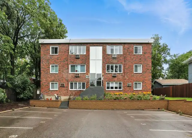 Property at 748 Tatum St Unit 3, St Paul, MN, 55104, 2 beds, 1 bath, [object Object]