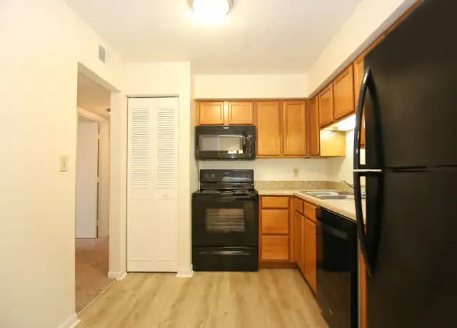 Property at 600 Cove Lake Village - 3351 Cove Lake Dr, Lexington, KY, 40515, 1-2 bed, 1-1.5 bath, [object Object]