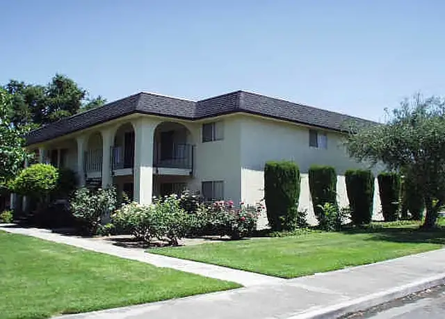 Photo of 303 Starr Ave, Turlock, CA 95380