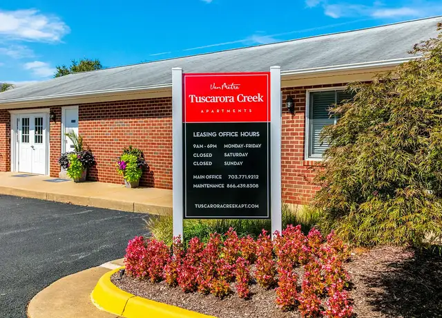 Photo of 130 Clubhouse Dr SW, Leesburg, VA 20175