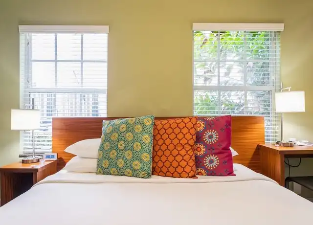 Property at 405 Espanola Way Unit 380688P, Miami Beach, FL, 33139, 0 beds, 1 bath, [object Object]