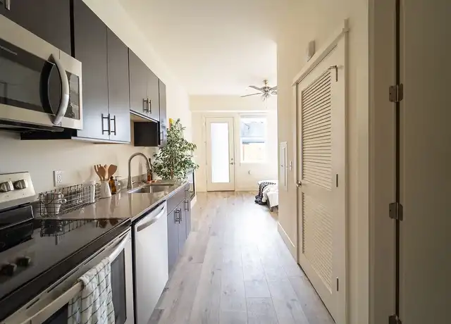 Property at Capitol Hill Apartments - 7980 SW Capitol Hill Rd, Portland, OR, 97219, 1 bed, 1 bath, [object Object]