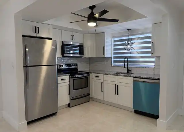 Property at 3318 Del Prado Blvd S, Cape Coral, FL, 33904, 2 beds, 1 bath, [object Object]