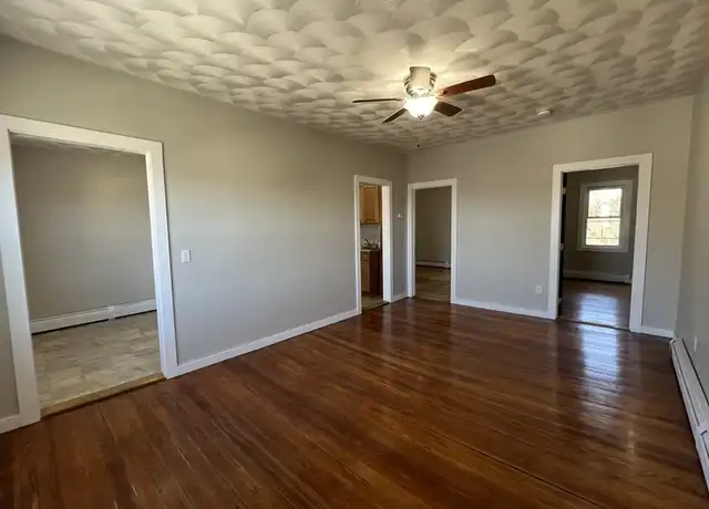 Property at 114 Tuttle St Unit 3N, Fall River, MA, 02724, 2 beds, 1 bath, [object Object]