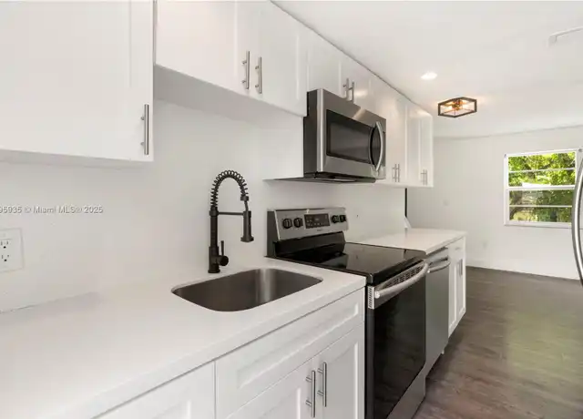 Property at 1114 Douglas Rd Unit 1, Coral Gables, FL, 33134, 2 beds, 1.5 baths, [object Object]