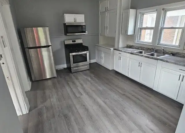 Property at 611 15th St Unit AVE1, Rockford, IL, 61104, 2 beds, 1 bath, [object Object]
