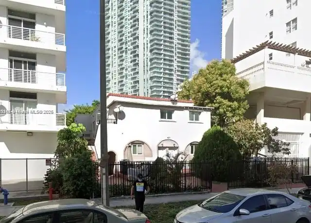 Property at 437 NE 30th St Unit 8, Miami, FL, 33137, 2 beds, 1 bath, [object Object]