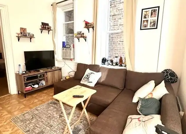 Property at 1325 W 18th St Unit 2M, Chicago, IL, 60608, 1 bed, 1 bath, [object Object]