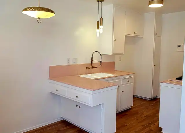 Property at 6129 S Victoria Ave Unit 6, Los Angeles, CA, 90043, 1 bed, 1 bath, [object Object]