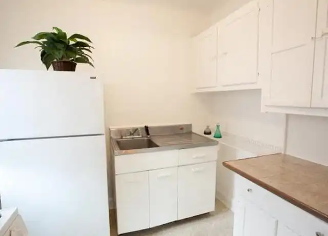 Property at 10507 Lake Ave, Cleveland, OH, 44102, 1 bed, 1 bath, [object Object]