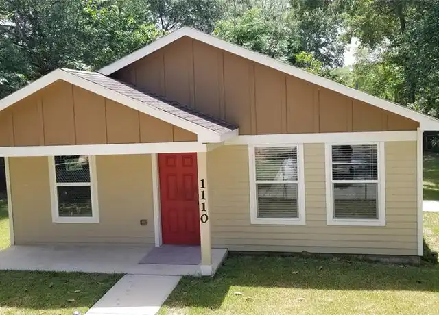 Property at 1110 N 9th St, Conroe, TX, 77301, 2 beds, 1 bath, [object Object]