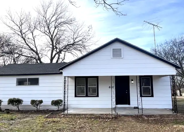 Property at 631 N Hickory St, Ada, OK, 74820, 4 beds, 2 baths, [object Object]