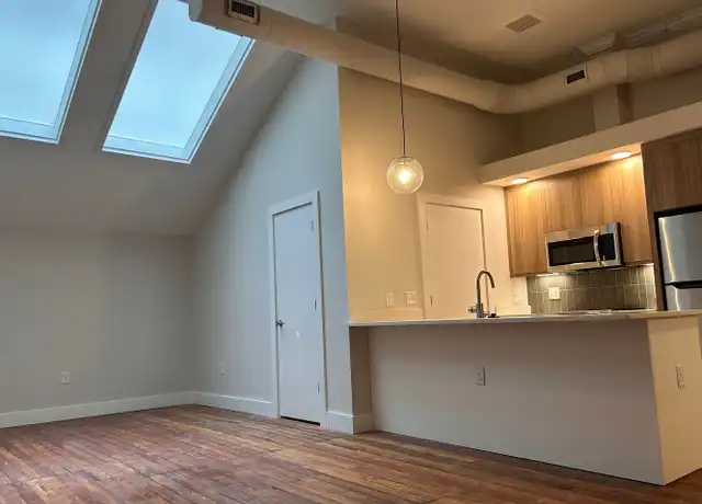 Property at 2 E Broad St Unit 203, Richmond, VA, 23220, 1 bed, 1 bath, [object Object]