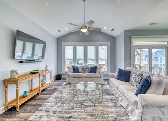Property at 320 Oceanaire Ln, Surf City, NC, 28445, 4 beds, 3.5 baths, [object Object]