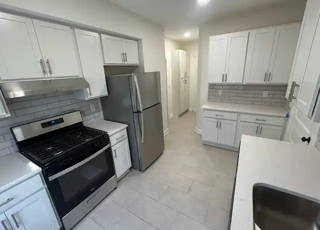 Property at 3204 N Humboldt Blvd, Milwaukee, WI, 53212, 2 beds, 1 bath, [object Object]