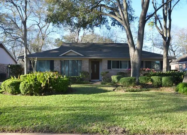 Property at 13722 Lynnwood Ln, Sugar Land, TX, 77498, 4 beds, 2 baths, [object Object]