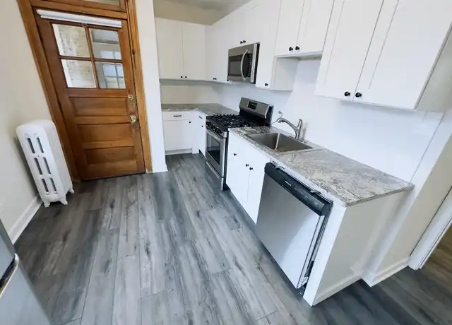 Property at 5820 W Berteau Ave Unit 4, Chicago, IL, 60634, 3 beds, 1 bath, [object Object]