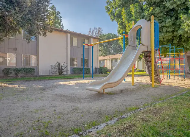 Photo of 1230 E Lugonia Ave, Redlands, CA 92374