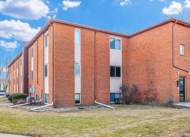 Property at 5 Willedrob Rd Unit 1, Bloomington, IL, 61701, 1 bed, 1 bath, [object Object]