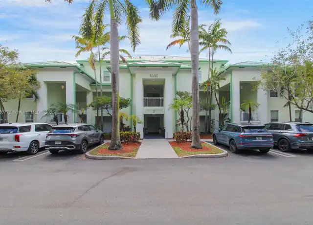 Property at 5350 NW 87th Ave Unit 212, Doral, FL, 33178, 3 beds, 4 baths, [object Object]