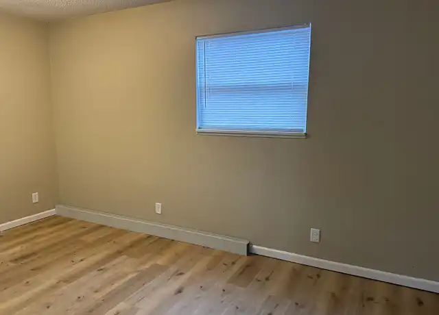Property at 1340 W Eldorado St Apt 7, Decatur, IL, 62522, 2 beds, 1 bath, [object Object]