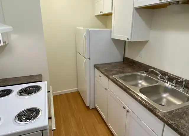 Property at 837 SW Tyler St Unit 837-Unit 1, Topeka, KS, 66612, 2 beds, 1 bath, [object Object]
