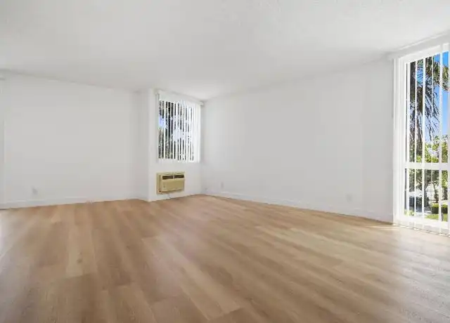 Property at 5403 W 8th St, Los Angeles, CA, 90036, 1 bed, 1 bath, [object Object]