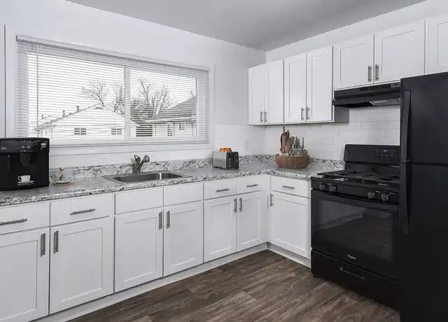 Property at Pointe at River City - 11 N Laburnum Ave, Richmond, VA, 23223, 2 beds, 1 bath, [object Object]