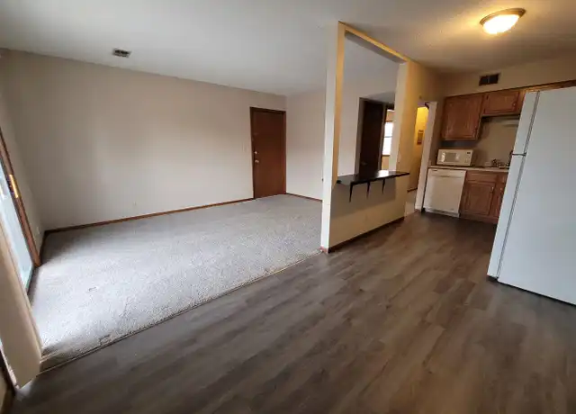 Property at 815 Boulder Ave Unit 815-12, Des Moines, IA, 50315, 1 bed, 1 bath, [object Object]