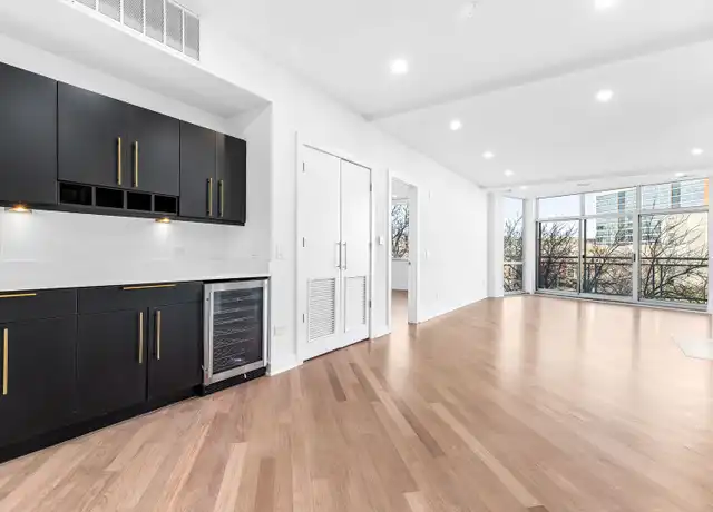 Property at 914 W Hubbard St Unit 305, Chicago, IL, 60642, 3 beds, 2 baths, [object Object]