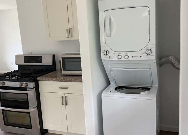 Photo of 646 Akoakoa St, Kailua, HI 96734