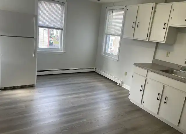 Property at 35 Oak St Unit 2, Taunton, MA, 02780, 3 beds, 1 bath, [object Object]