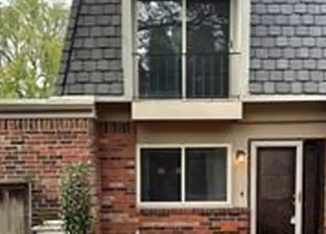Property at 1012 Stratford Ln, Bloomfield Hills, MI, 48304, 4 beds, 3 baths, [object Object]
