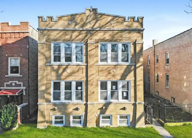 Property at 5731 N Washtenaw Ave Unit 1R, Chicago, IL, 60659, 3 beds, 2 baths, [object Object]