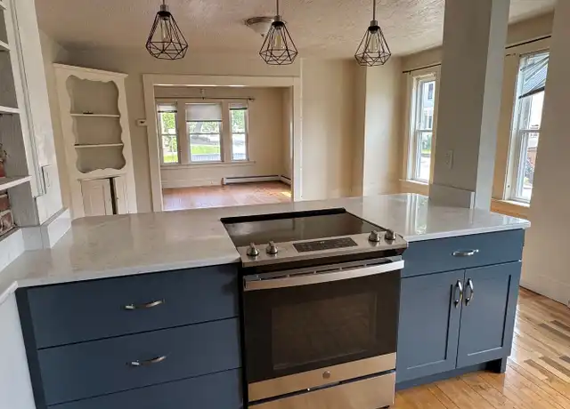 Property at 4 Hazel St Unit 1, Manchester, NH, 03104, 3 beds, 1 bath, [object Object]