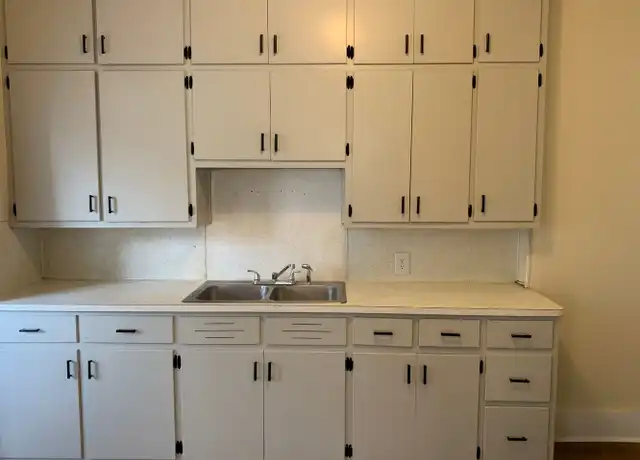 Property at 300 W Sandusky Ave Unit 302, Bellefontaine, OH, 43311, 3 beds, 1 bath, [object Object]
