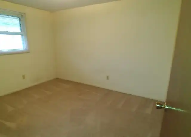 Property at 1627 Hartzell Rd, Fort Wayne, IN, 46806, 2 beds, 1 bath, [object Object]