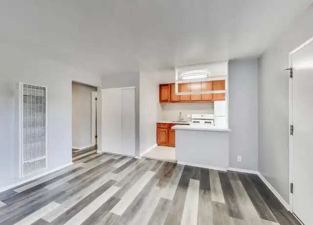 Property at 430 Vernon St Unit 07, Oakland, CA, 94610, 2 beds, 1 bath, [object Object]
