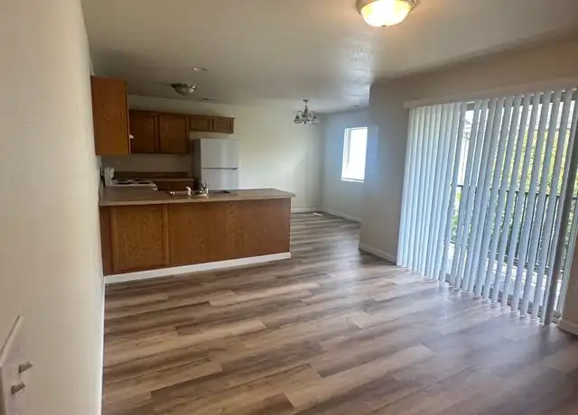 Property at 2162 Crater Lake Ave Unit C, Medford, OR, 97504, 2 beds, 2 baths, [object Object]