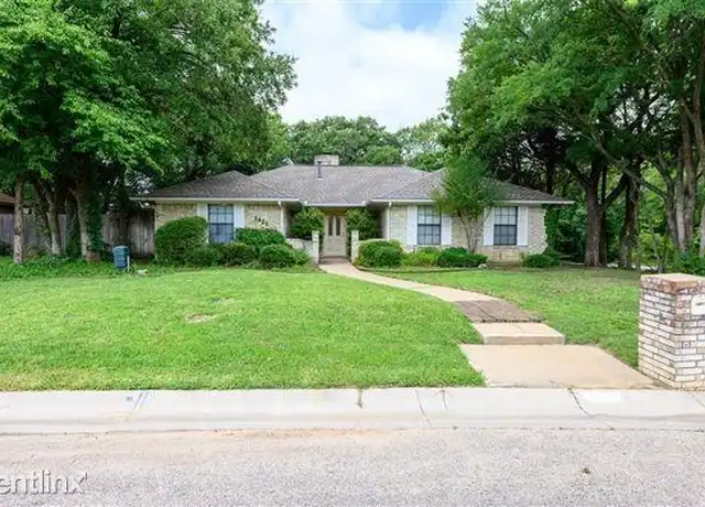 Property at 1421 Briarwood St, Denton, TX, 76209, 3 beds, 2 baths, [object Object]