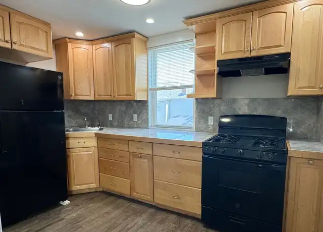Property at 38 Neptune St Unit 2R, Lynn, MA, 01905, 2 beds, 1 bath, [object Object]