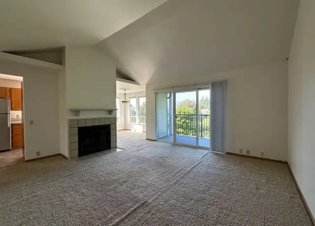 Property at 625 N Jackson Ave, Tacoma, WA, 98406, 2 beds, 2 baths, [object Object]