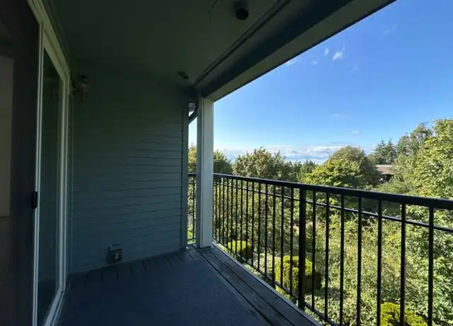 Property at 625 N Jackson Ave, Tacoma, WA, 98406, 2 beds, 2 baths, [object Object]