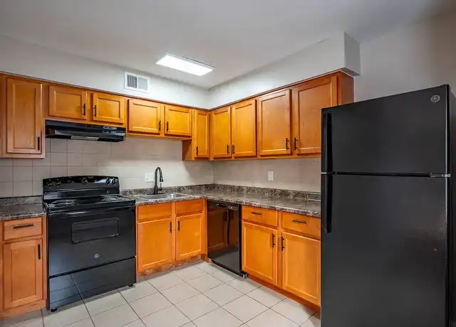 Property at Riverside Apartments - 2106 Cold Spring Rd, Indianapolis, IN, 46222, 1-2 bed, 1-1.5 bath, [object Object]