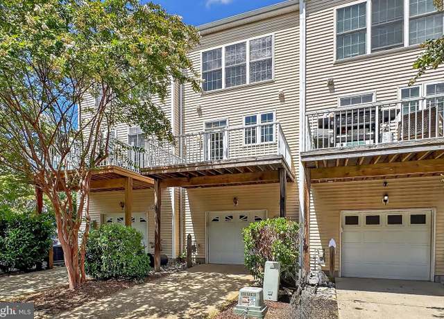 Photo of 42627 Homefront Ter, Chantilly, VA 20152