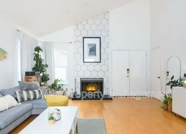 Property at 7404 Carlina St, Carlsbad, CA, 92009, 3 beds, 2 baths, [object Object]
