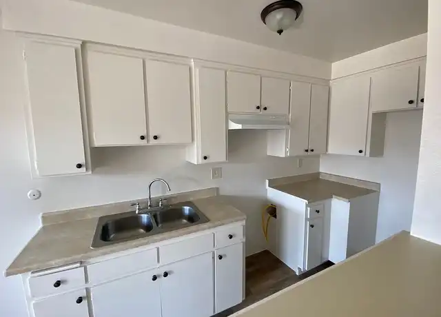 Property at Pinnacle Lemoli - 13750 Lemoli Ave, Hawthorne, CA, 90250, 1 bed, 1 bath, [object Object]