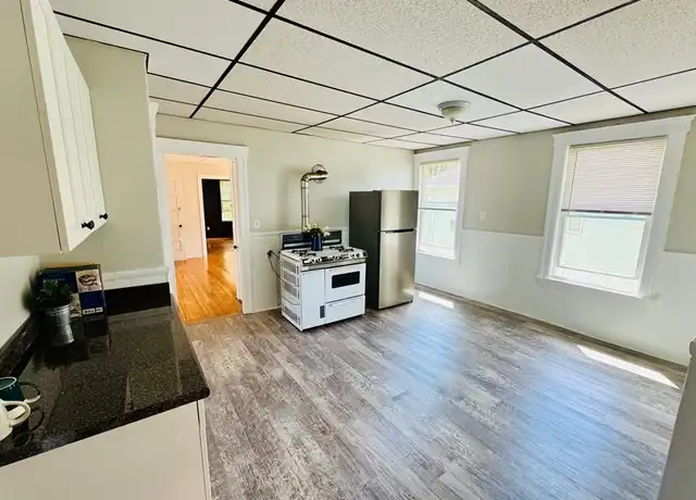Property at 20 Mann St Unit 3, Worcester, MA, 01602, 3 beds, 1 bath, [object Object]